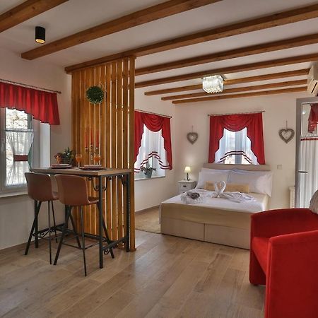 Apartments Angela With Old Town View سبليت المظهر الخارجي الصورة