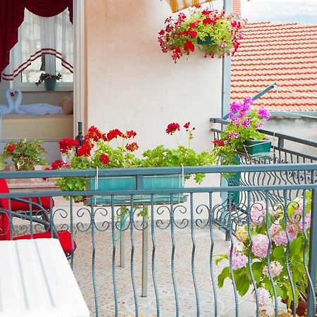 Apartments Angela With Old Town View سبليت المظهر الخارجي الصورة