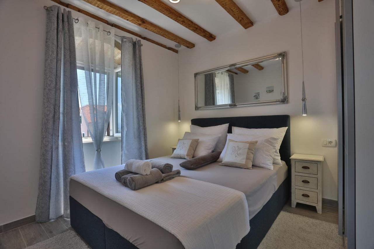Apartments Angela With Old Town View سبليت المظهر الخارجي الصورة