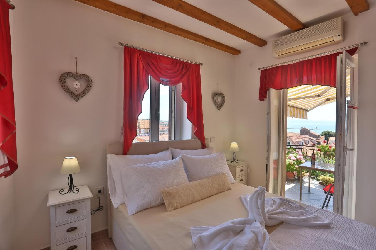 Apartments Angela With Old Town View سبليت المظهر الخارجي الصورة