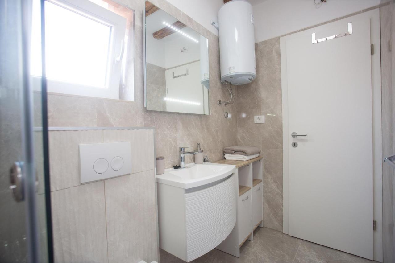Apartments Angela With Old Town View سبليت المظهر الخارجي الصورة