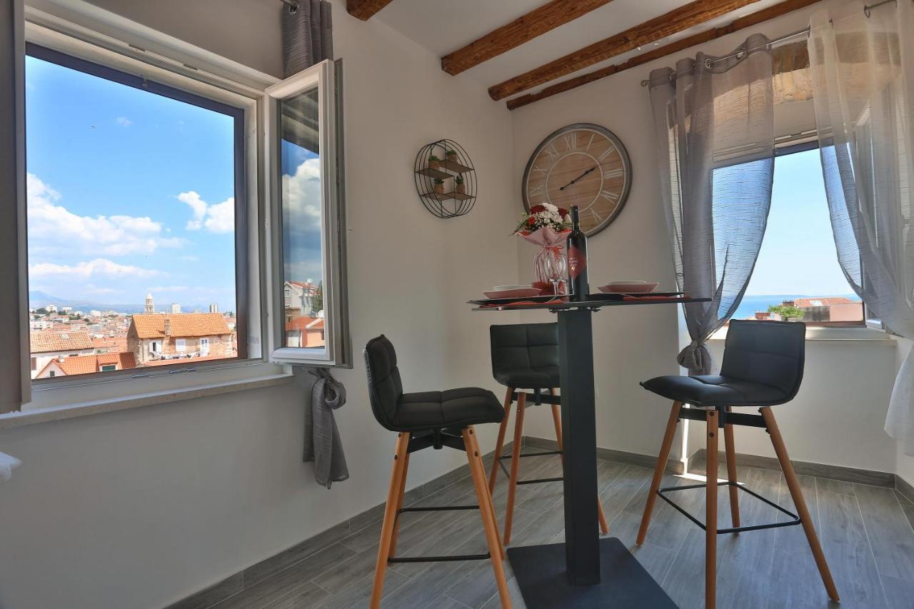 Apartments Angela With Old Town View سبليت المظهر الخارجي الصورة