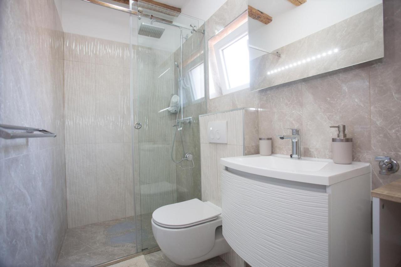 Apartments Angela With Old Town View سبليت المظهر الخارجي الصورة